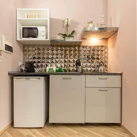 Urbana Little Apartment Rome